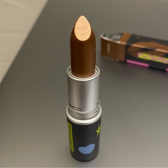 MAC Bringbacks “Chintz” Lipstick - Picture 6 of 6